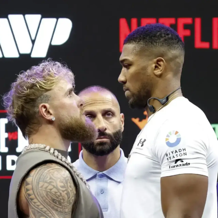 Whittaker prima del match a Liverpool: dichiarazioni altisonanti e scetticismo da parte dei fan