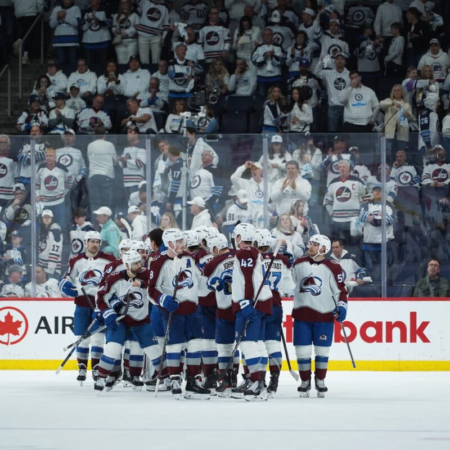 Carolina e Colorado a un passo dal prossimo turno dei playoff NHL