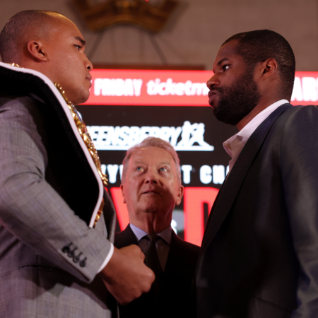Frank Warren difende Dubois in vista del match contro Wardley