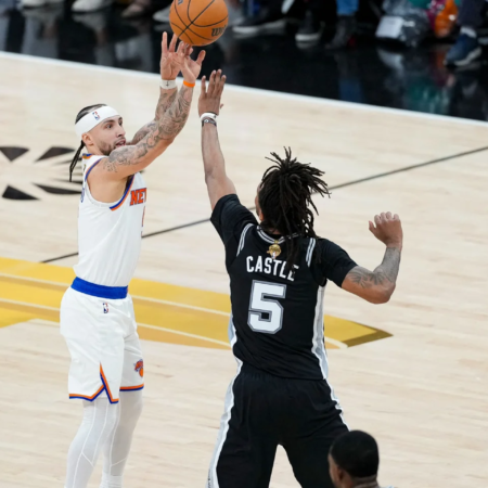 New York inizia le Finali NBA con una vittoria: i Knicks battono San Antonio in trasferta