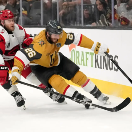 La doppietta del capitano regala ai Carolina il pareggio nella finale di Stanley Cup
