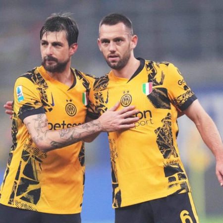 L’Inter cerca di trattenere De Vrij: il club ha offerto un nuovo contratto al difensore chiave