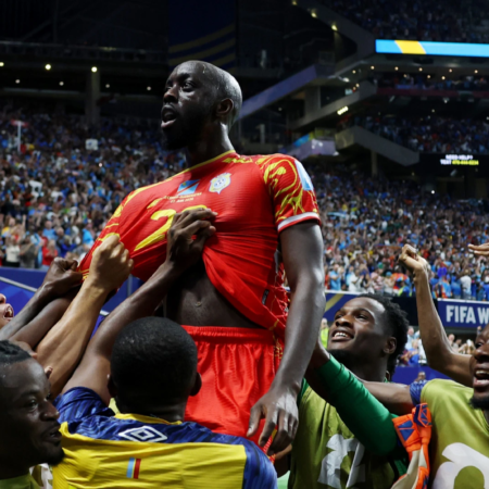 L’Inghilterra perde inaspettatamente contro la Repubblica Democratica del Congo all’inizio della partita. Gli africani mettono a sorpresa i favoriti per i Mondiali del 2026