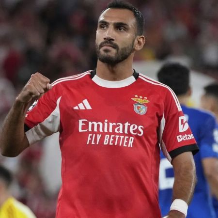 Pavlidis ha fatto la storia del Benfica. L’attaccante greco ha replicato l’impresa di Eusebio