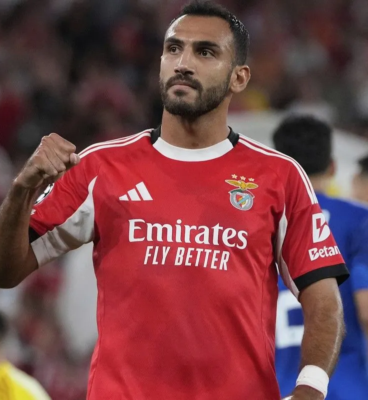 Pavlidis ha fatto la storia del Benfica. L’attaccante greco ha replicato l’impresa di Eusebio