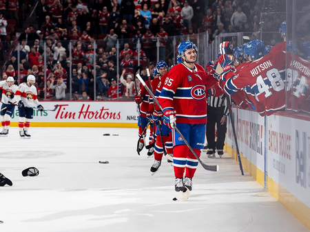 NHL: Florida e Montreal vincono all’esordio, tripletta di Bouchard