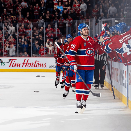 NHL: Florida e Montreal vincono all’esordio, tripletta di Bouchard
