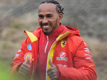 Lewis Hamilton risponde alle voci sulla Ferrari, esorta il team a concentrarsi sul lavoro