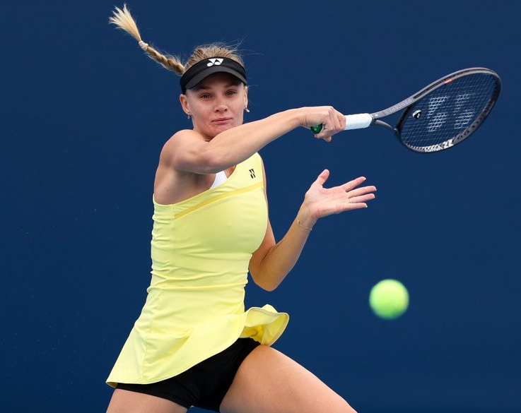 Dayana Yastremska ha sconfitto Maja Khwalinska e ha raggiunto il terzo turno del torneo WTA 1000 di Pechino